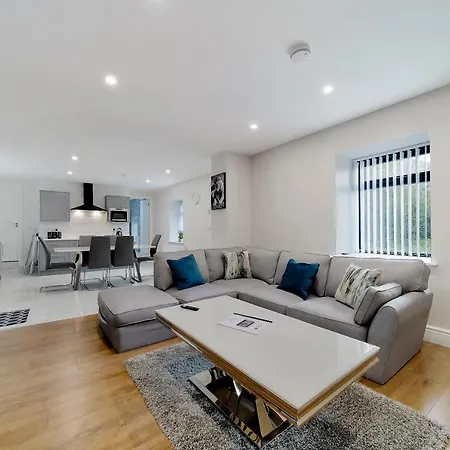 Glenside Abbey 'sleeping 7 Guests'