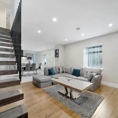 Glenside Abbey 'sleeping 7 Guests' Villa