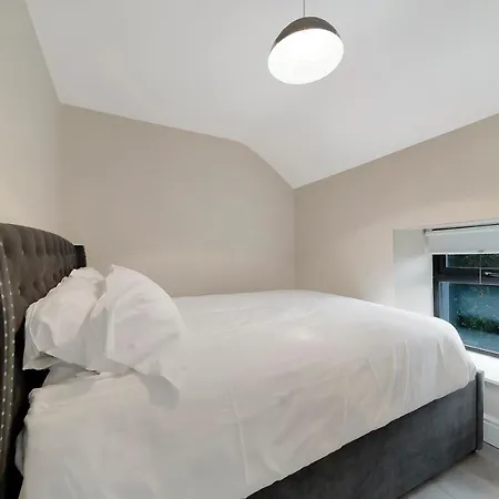 Glenside Abbey 'sleeping 7 Guests' *