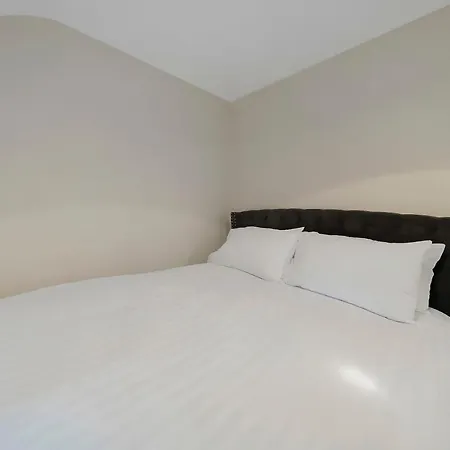 Villa Glenside Abbey 'sleeping 7 Guests'