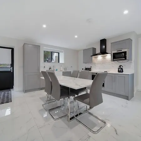 Glenside Abbey 'sleeping 7 Guests' Buncrana