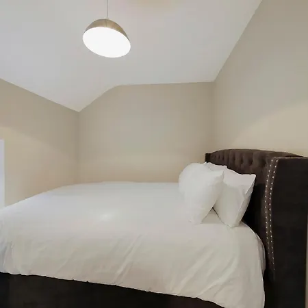 Glenside Abbey 'sleeping 7 Guests' *