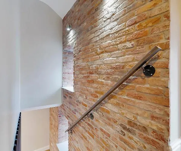 Glenside Abbey 'sleeping 7 Guests' Villa *