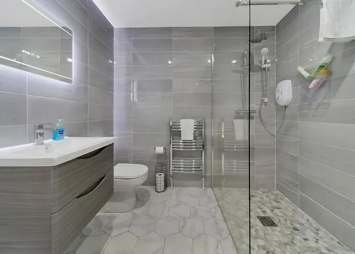 Villa Glenside Abbey 'sleeping 7 Guests' *