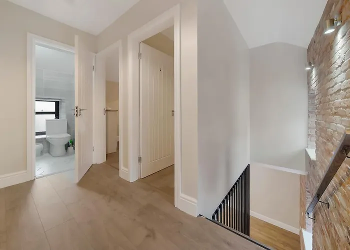 Villa Glenside Abbey 'sleeping 7 Guests' *