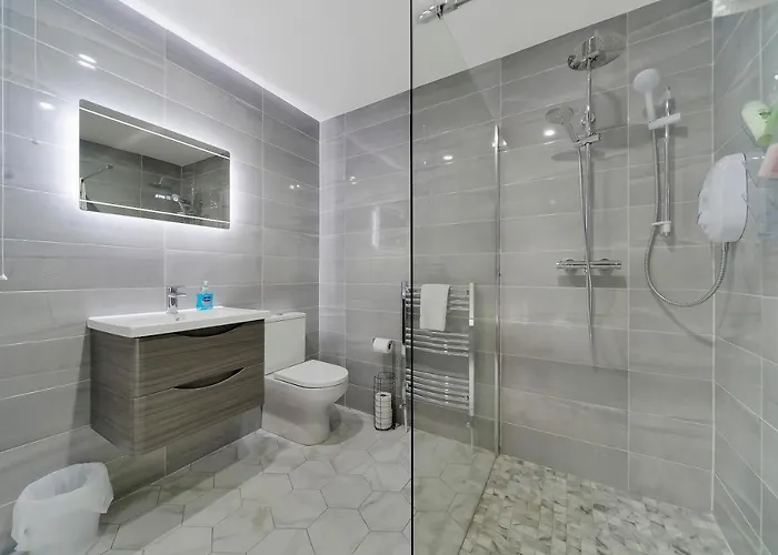 Villa Glenside Abbey 'sleeping 7 Guests' Buncrana