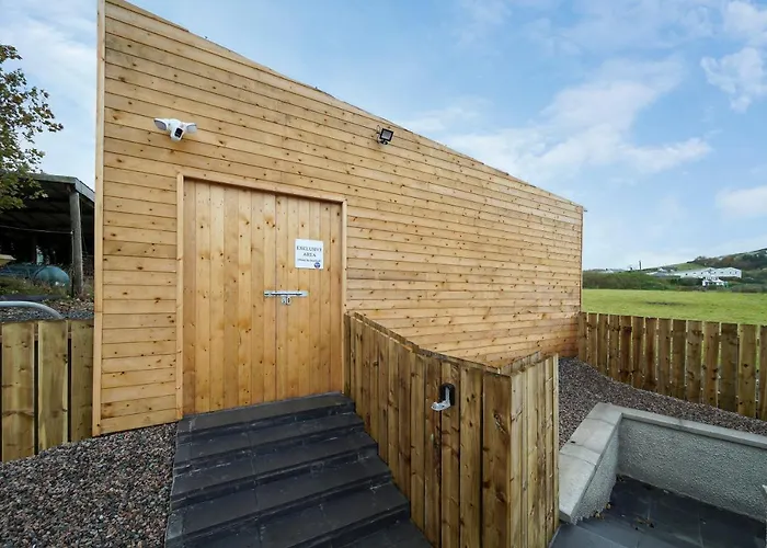 Villa Glenside Abbey 'sleeping 7 Guests' Buncrana