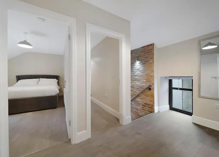 Glenside Abbey 'sleeping 7 Guests' *