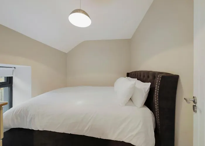 Glenside Abbey 'sleeping 7 Guests' *