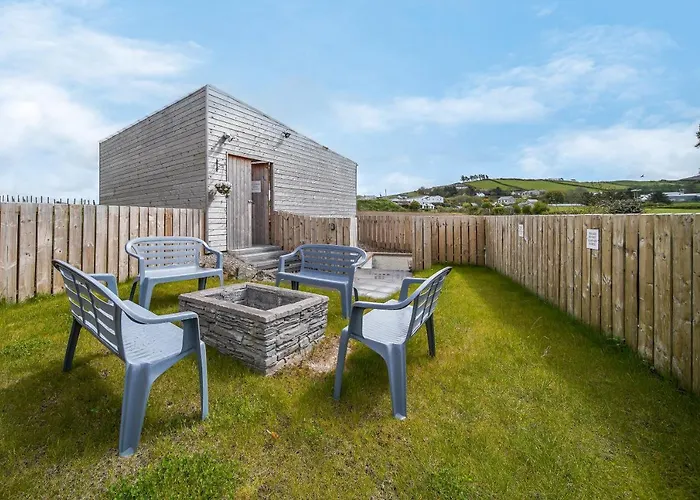 Glenside Abbey 'sleeping 7 Guests' Villa *