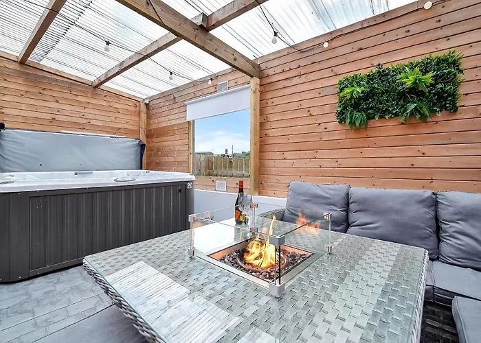 Glenside Abbey 'sleeping 7 Guests' Villa *