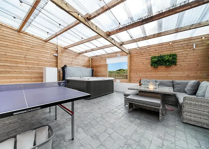 Glenside Abbey 'sleeping 7 Guests' Villa *