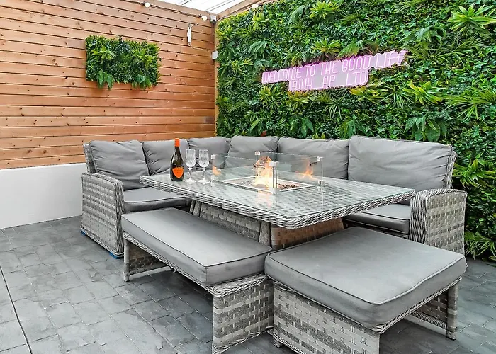 Glenside Abbey 'sleeping 7 Guests'