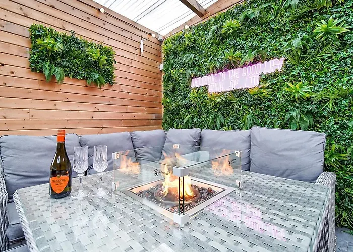 Glenside Abbey 'sleeping 7 Guests'