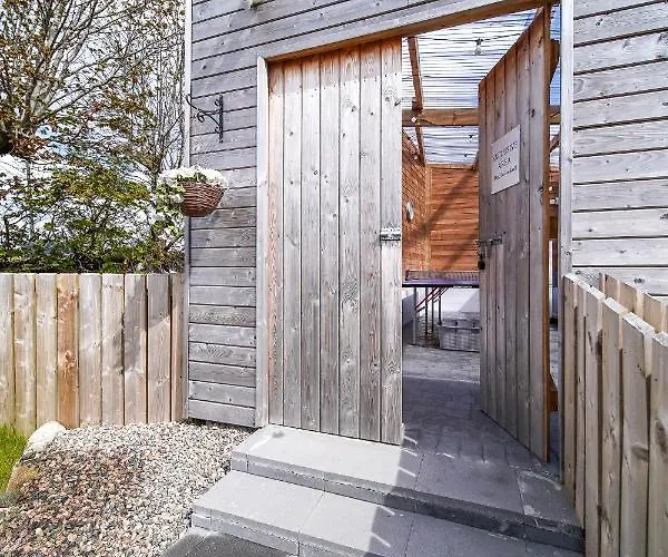 Glenside Abbey 'sleeping 7 Guests'